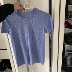 Lululemon T-shirt blue and black T-shirt bundle